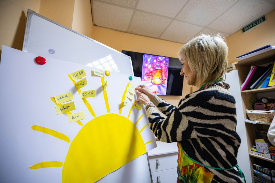 Відволіктися та морально відновитись: у запорізькому «Опліч Хабі» проходять безкоштовні заняття живопису з елементами арттерапії - як записатись