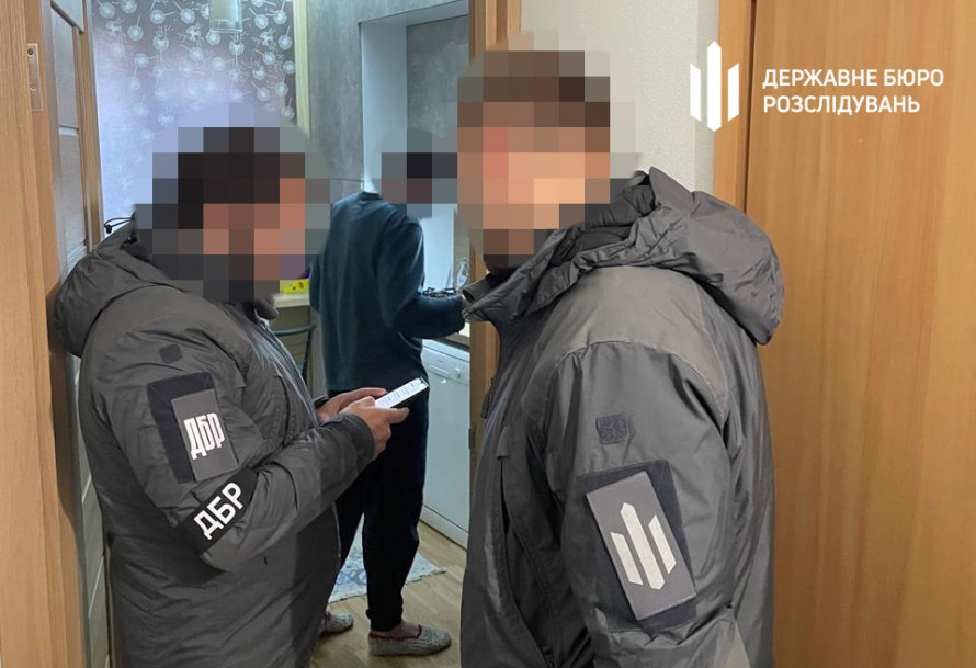 "Відмазали" понад півтори тисячі чоловіків - у Запоріжжі працівники ТЦК допомагали уникнути мобілізації (фото)