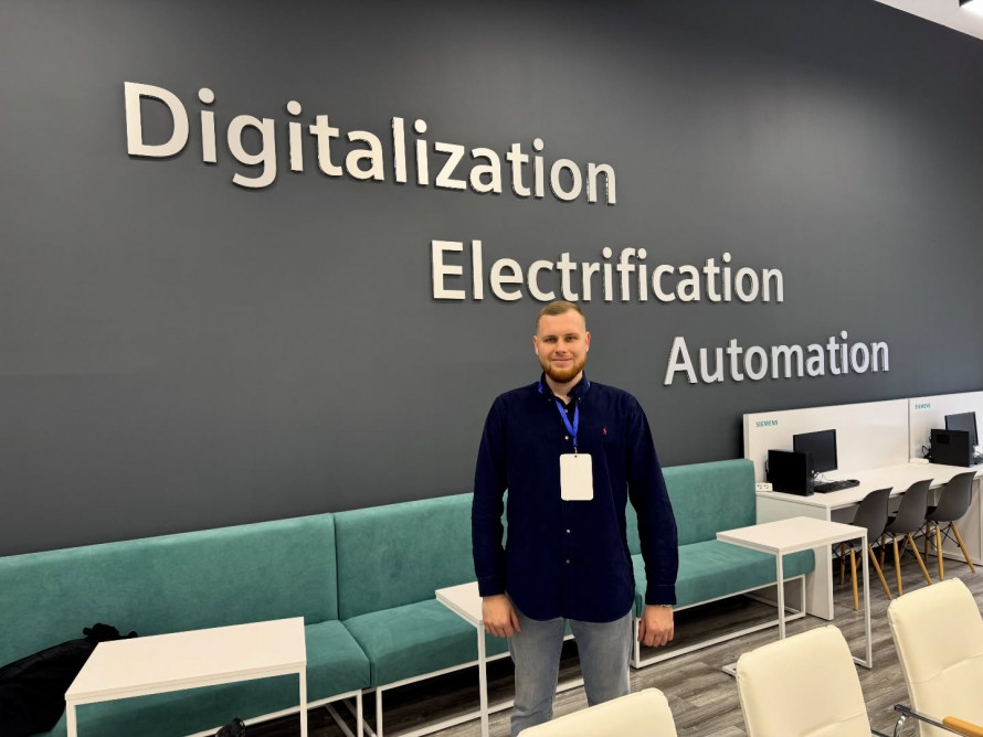 Запорізький енергетик та випускник Метінвест Політехніки представив власний цифровий проєкт на міжнародній конференції в Дніпрі