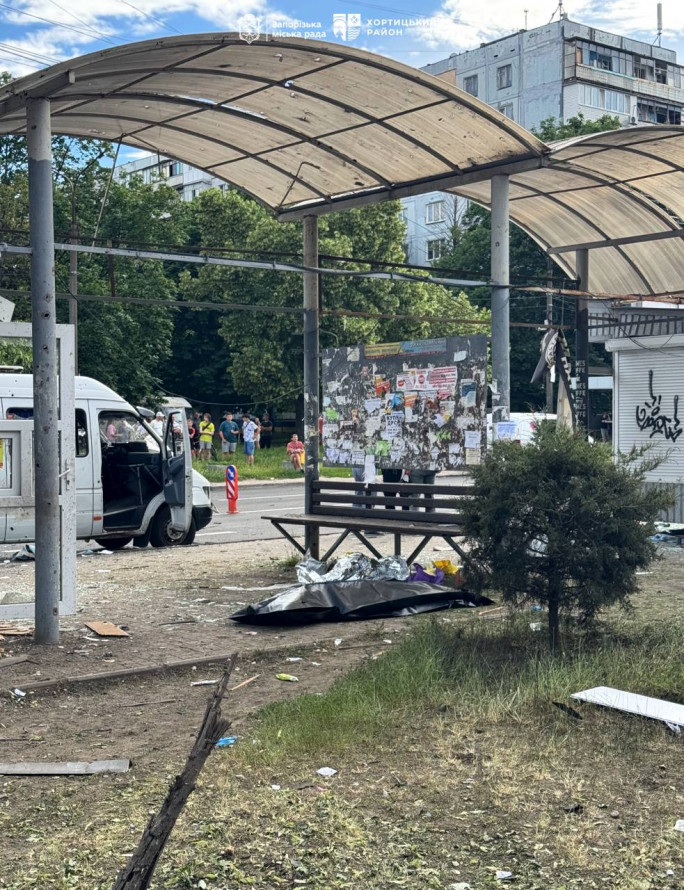 Боролася за життя після удару "шахеда": у запорізькій лікарні померла 15-річна Каріна Кот (фото)
