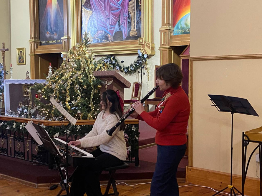 Святкова музика та колядки - у запорізькому соборі відбувся концерт камерного хору (фото)