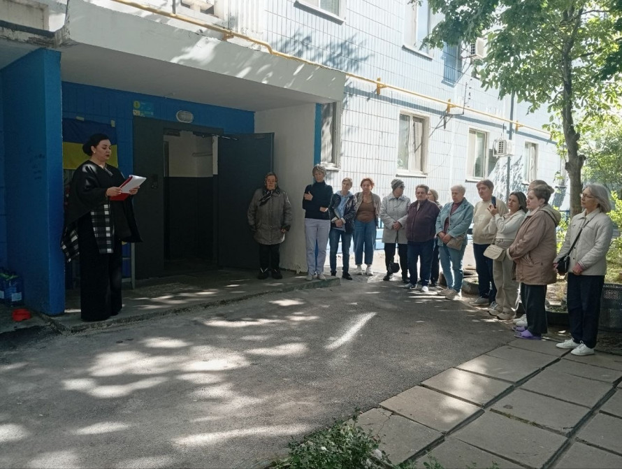 Запоріжці вшанували пам'ять Героя з позивним «Андроїд»: на рідному будинку з'явилася меморіальна дошка (фото)