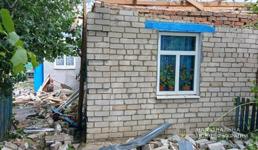 Горів дах багатоповерхівки: внаслідок ворожих обстрілів Запоріжжя і області поранено вісім людей
