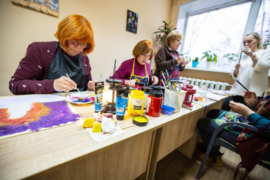 Відволіктися та морально відновитись: у запорізькому «Опліч Хабі» проходять безкоштовні заняття живопису з елементами арттерапії - як записатись