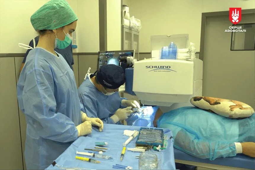 Став на ноги та відновив зір: захисник Маріуполя Сергій Мосінзовий отримав комплексне відновлення за програмою «Здоров’я» від «Серця Азовсталі»