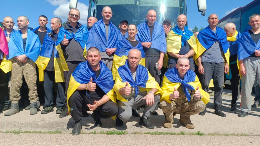 З полону - у рідні обійми: додому повернулися четверо мешканців Бердянщини