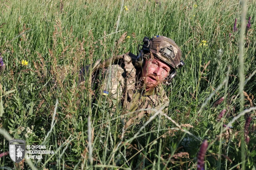 "Брате, прикрий мене": як бійці 65-ї бригади відпрацьовують бойове злагодження на Запоріжжі (фото)