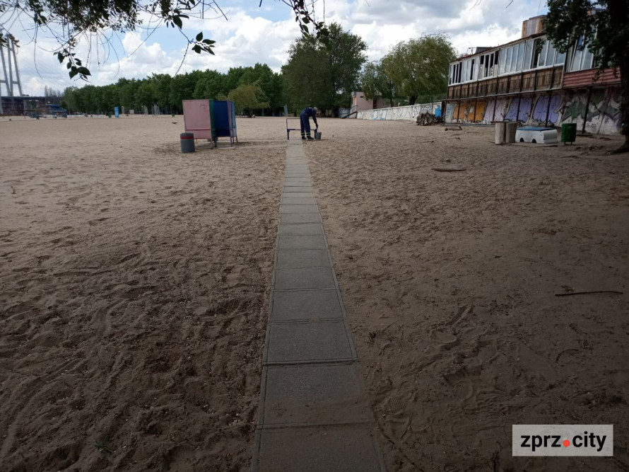 Як виглядає Центральний пляж Запоріжжя майже через два роки після підриву Каховської ГЕС - фото