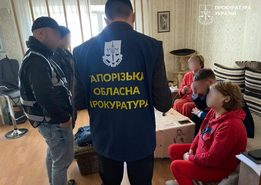 Не за покликанням, а заради відстрочки: у Запоріжжі викрили схему з фіктивними посадами у школах (фото)