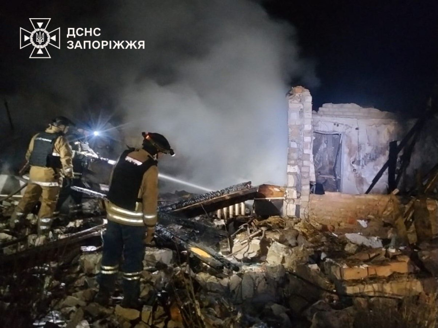 Антирекорд обстрілів: росіяни вдарили по Запорізькому району — поранені двоє чоловіків (фото, відео)