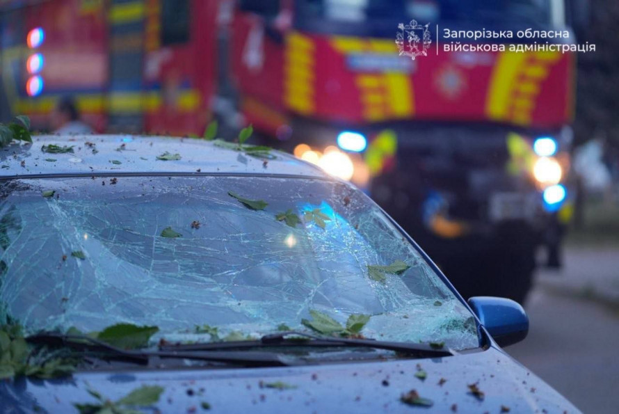 Десять поранених та FPV над центром міста: Запоріжжя зазнало комбінованої атаки дронів (фото, відео)