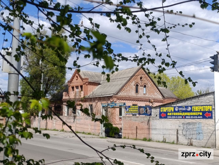 Від найстарішої школи до справжнього замку: які незвичайні менонітські будівлі можна побачити в Запоріжжі (фото)