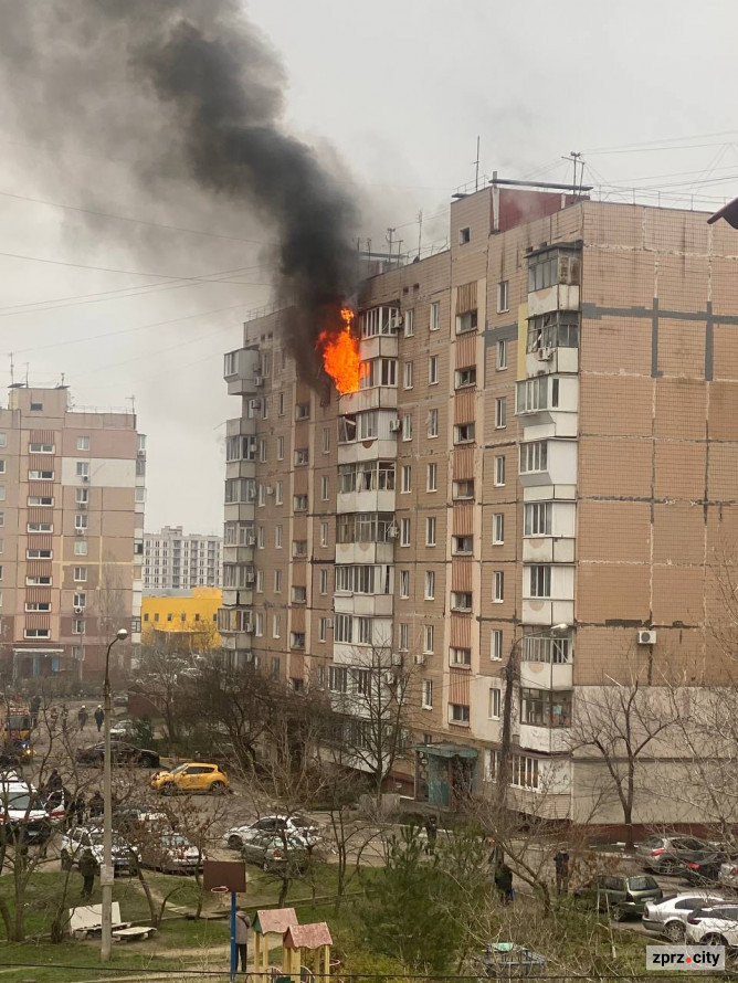 Ворог серед біла дня атакував багатоповерхівку у Запоріжжі - що відомо про наслідки