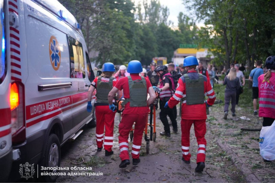 Зросла кількість постраждалих внаслідок комбінованої атаки по Запоріжжю (фото, відео)