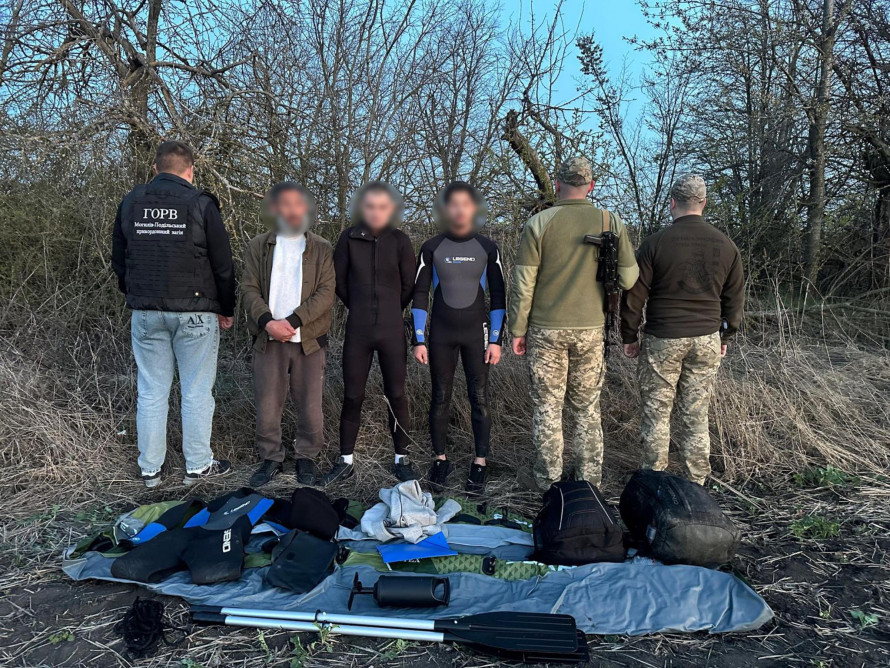 З другої спроби теж не вийшло: мешканець Запоріжжя з напарниками намагалися втекти за кордон через річку (фото, відео)