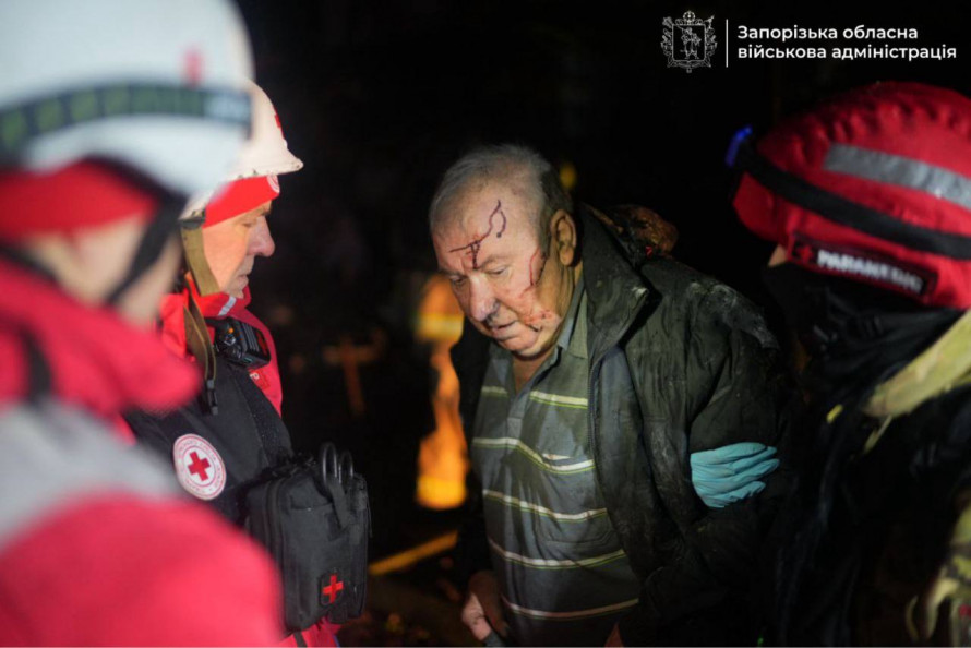 Масована атака на Запоріжжя: били дронами, КАБами та ракетами по будинках та торгових центрах - ситуація на ранок (фото, відео)