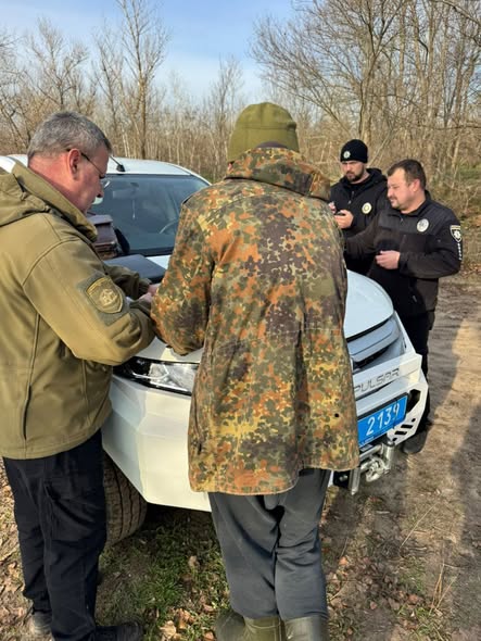На Дніпровському водосховищі затримали браконьєра з 800 метрами риболовних сіток (фото, відео)