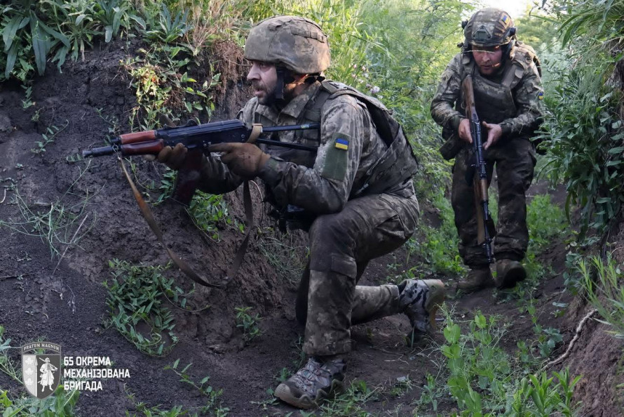 "Брате, прикрий мене": як бійці 65-ї бригади відпрацьовують бойове злагодження на Запоріжжі (фото)