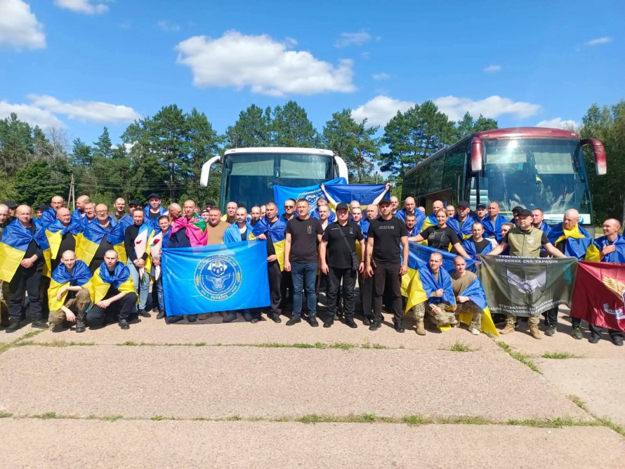 З полону - у рідні обійми: додому повернулися четверо мешканців Бердянщини