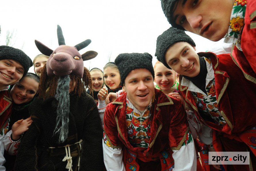 Казка мирних часів – як у Запоріжжі протягом 20 років змінювалася новорічна ялинка (фото)