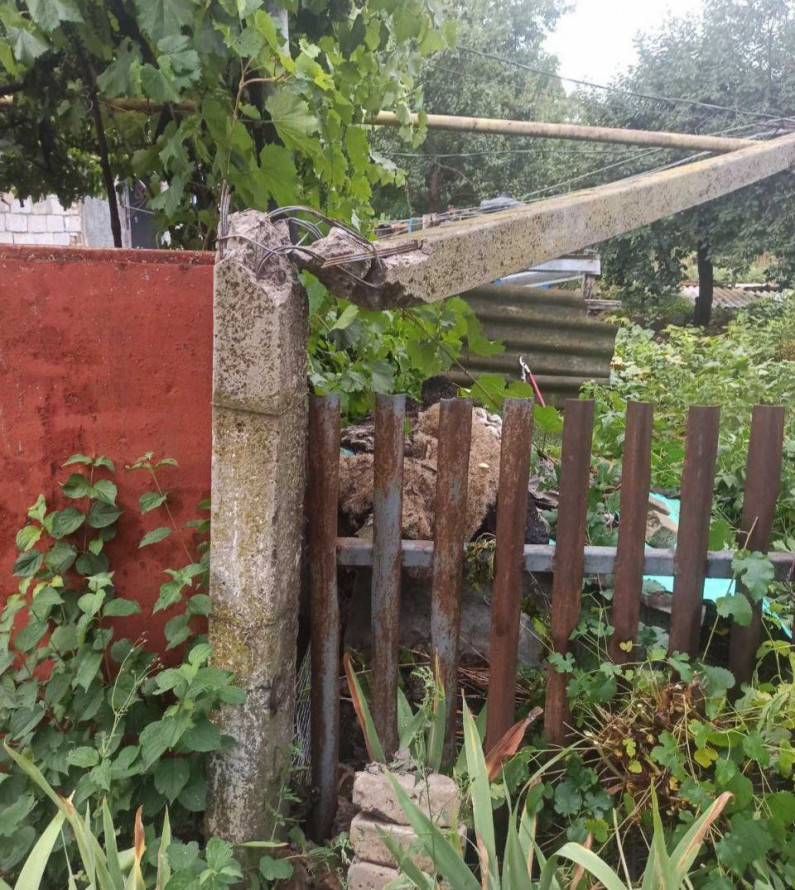 Буревій наробив лиха – мешканці двох сіл Запорізького району залишилися без газу та електрики (фото)