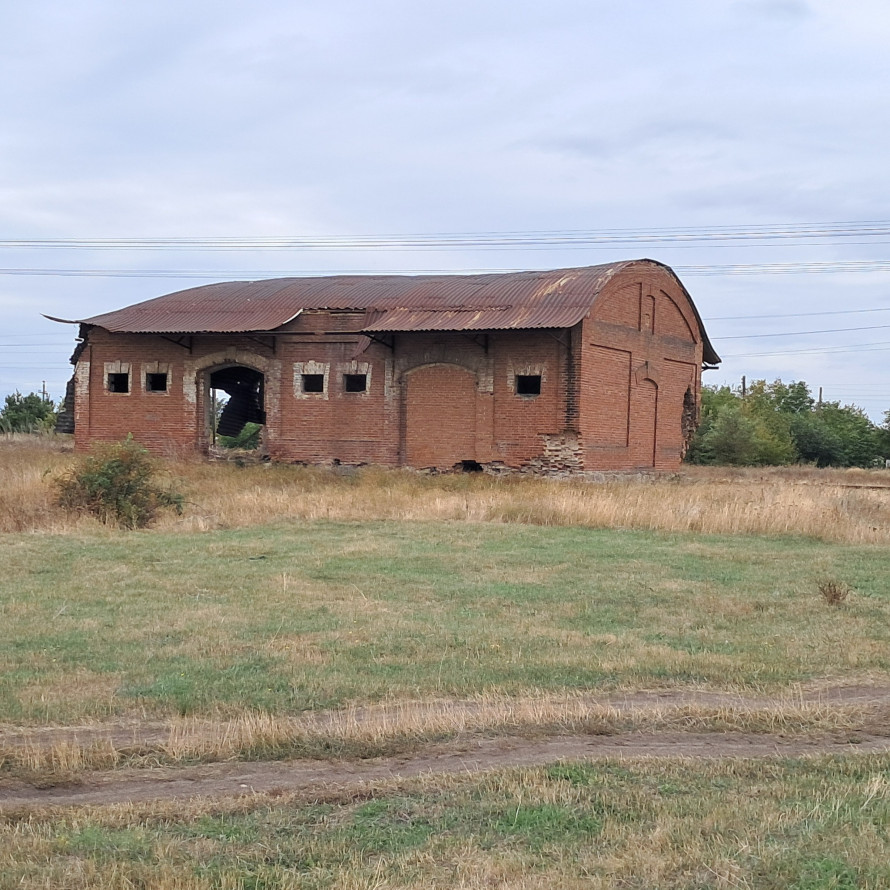 Залізниця, паровий млин, стратегічні бої: історія селища на Запоріжжі, яке зруйнувала війна (фото)