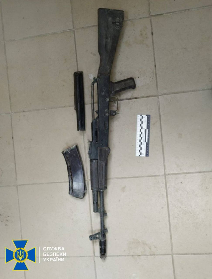 У Запорізькій області затримали дезертира, який торгував автоматами та гранатами (фото)