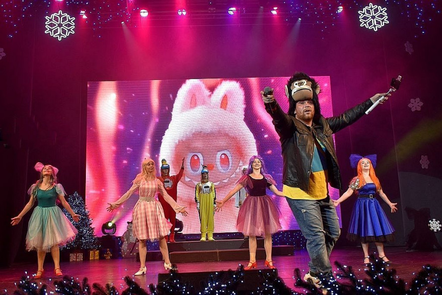 Космічна пригода зі святковим настроєм - у запорізькій філармонії стартував «Зірковий хайп» (фото)