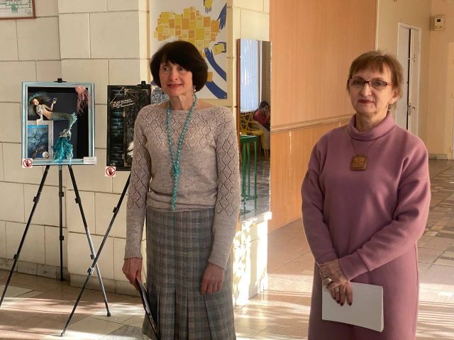 Трансформація ляльок: у Запоріжжі презентували виставку іграшок ручної роботи в незвичайному форматі (фото)