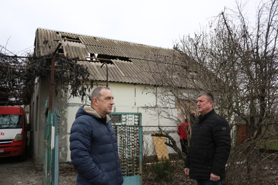 Російський авіаудар пошкодив оселі у Запорізькому районі — в громаді показали наслідки (фото)