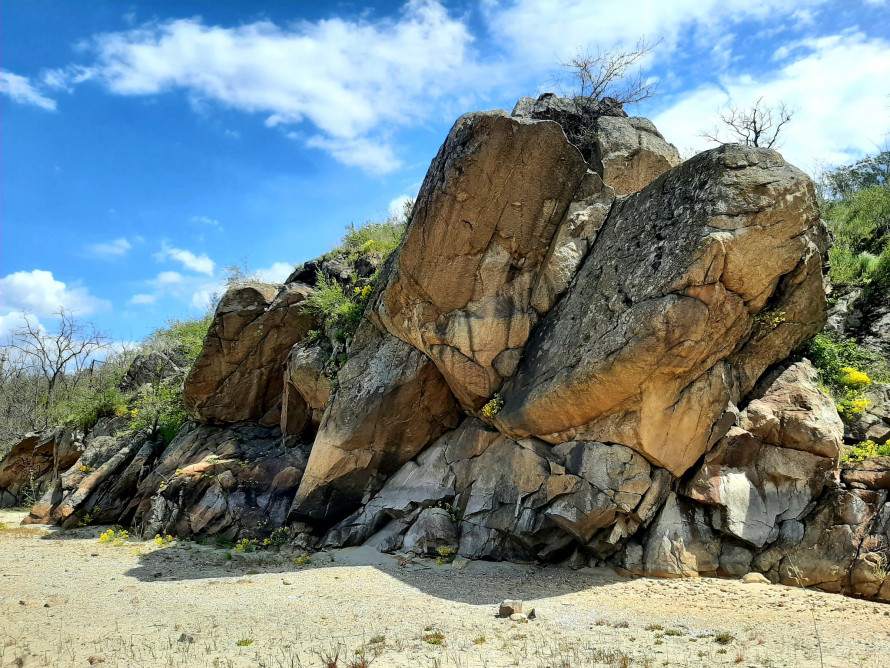 Таємниці Чорної скелі: на Хортиці виявили артефакти різних епох (фото)