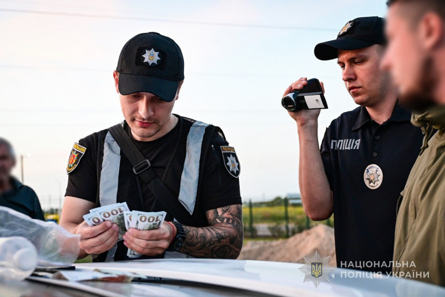 «Липові» документи для виїзду: у Запоріжжі викрили схему втечі військовозобов’язаних (фото)