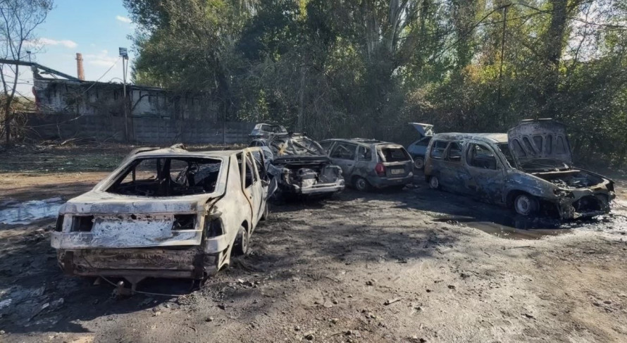 Вирви, згарища та уламки: екологи обстежили уражені обстрілами території Запоріжжя (фото)