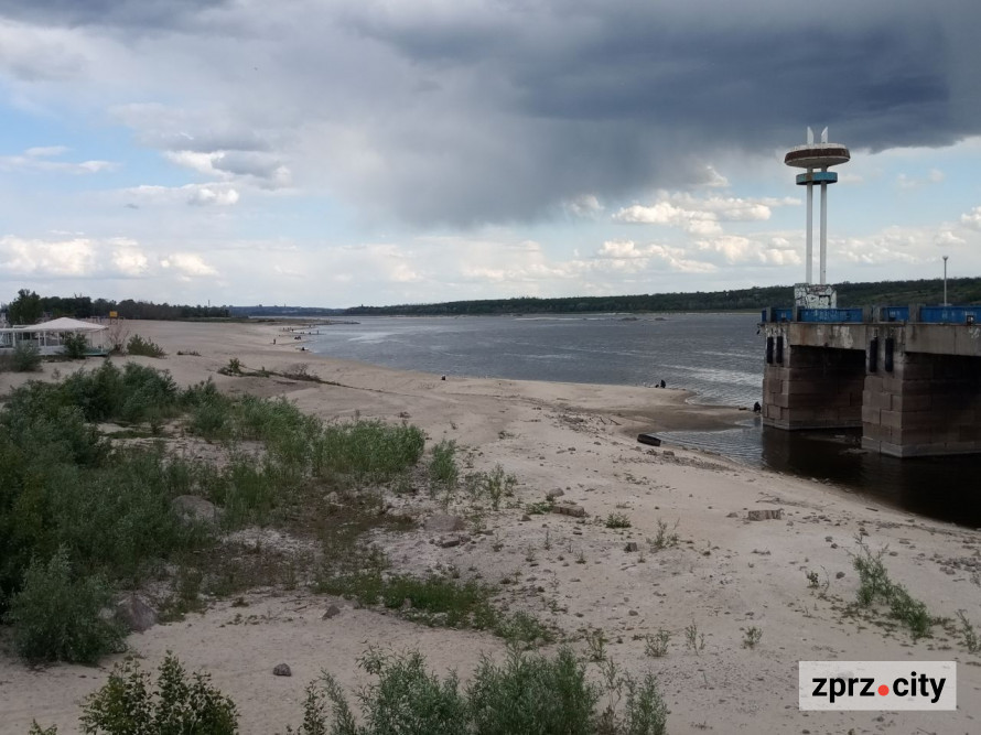 Як виглядає Центральний пляж Запоріжжя майже через два роки після підриву Каховської ГЕС - фото