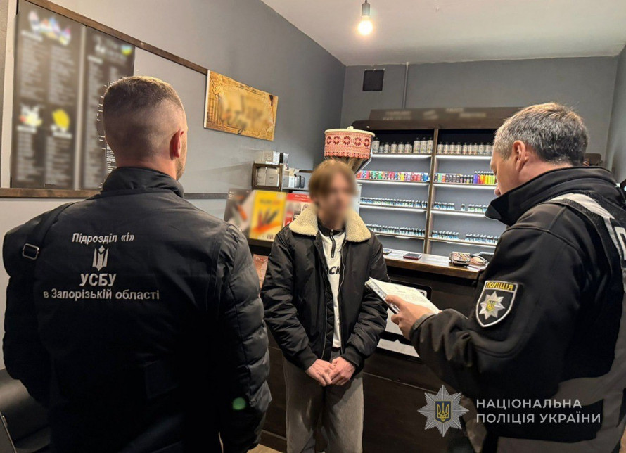 У Запоріжжі викрили «вейп-підпілля»: ділки у нелегальному цеху виробляли електронні сигарети (фото)