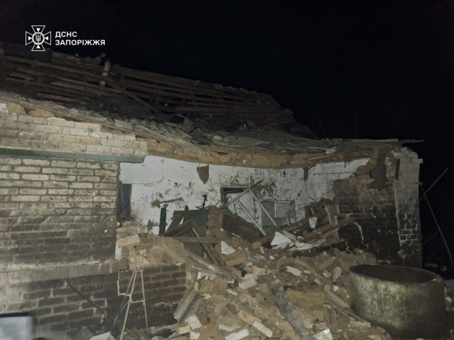 Загинула жінка, поранено троє, у тому числі поліцейський - наслідки ударів по Запорізькії області (фото)