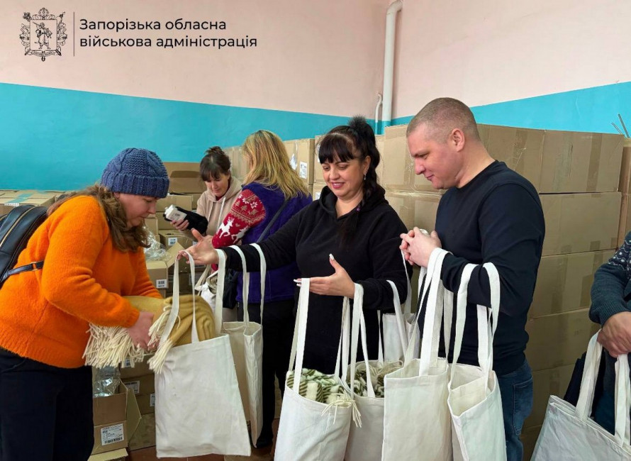 Запорізька область долучилася до проєкту «Пакунки тепла»: людям вже передали перші набори (фото)