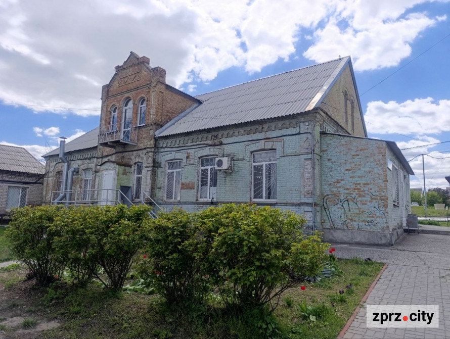 Від найстарішої школи до справжнього замку: які незвичайні менонітські будівлі можна побачити в Запоріжжі (фото)