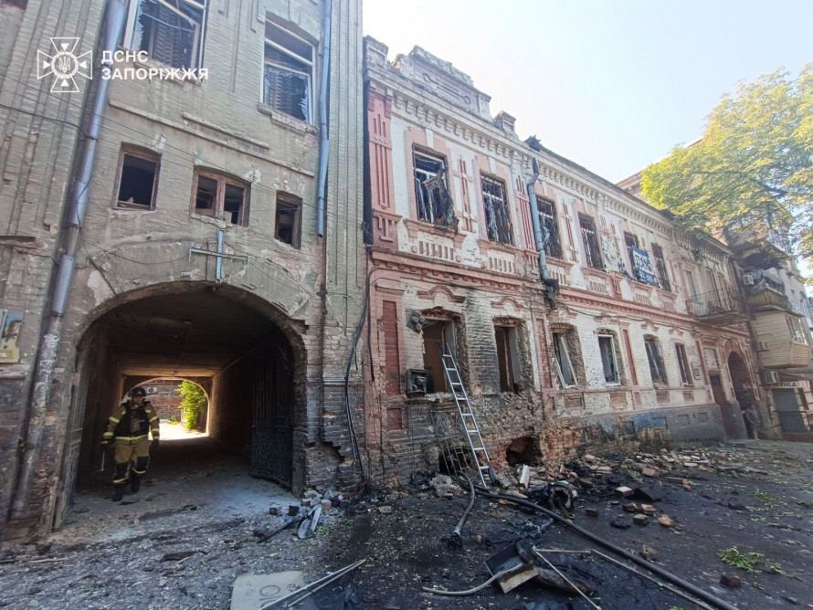 Атака БпЛА на Запоріжжя: росіяни пошкодили історичну забудову та поранили людей (фото)