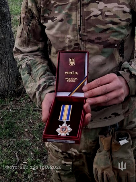 Бійця на позивний «Татарін» нагородили орденом за бойові операції на Донеччині та Запорізькому напрямку