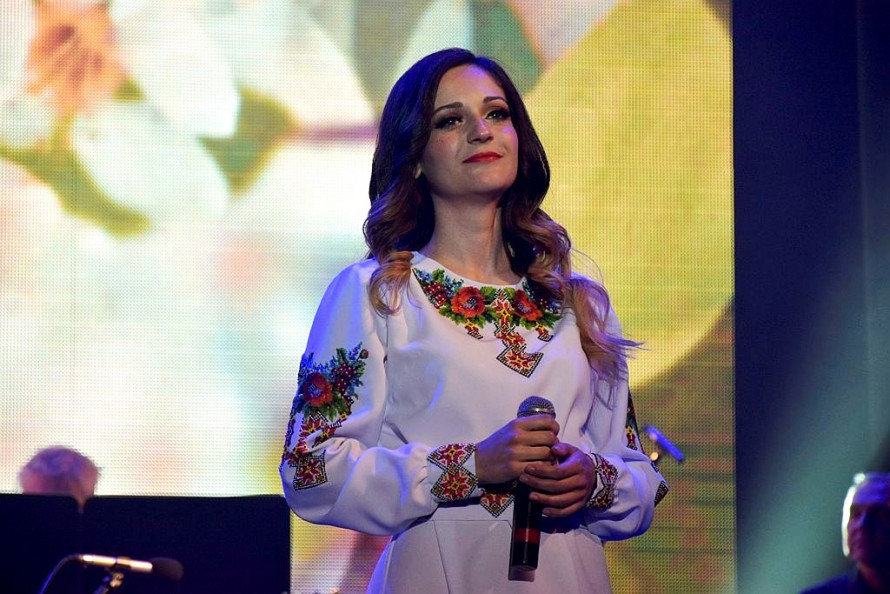Занурилися в «золоту епоху»: у Запоріжжі українські хіти минулого сторіччя звучали по-сучасному