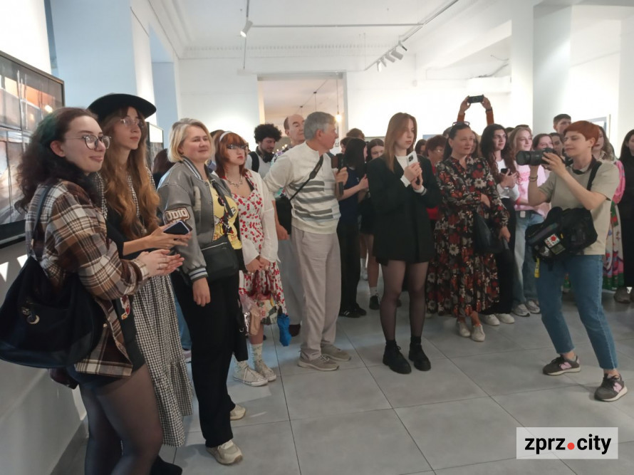 У Запоріжжі презентували виставку "Eclipsium" про стани і трохи про математику (фото)