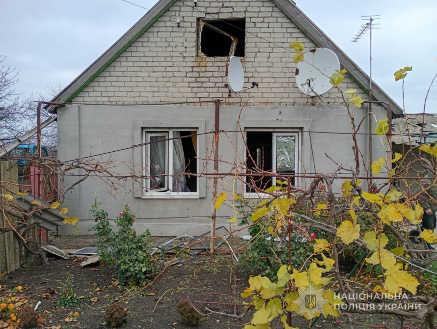 Поранення дитини, пожежа житлового будинку та руйнування - наслідки ворожих обстрілів Запорізької області за добу