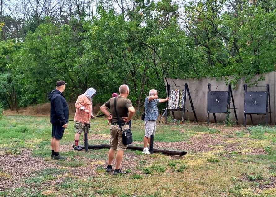 Запорізькі ветерани взяли до рук луки: на Хортиці відбувся особливий турнір (фото)