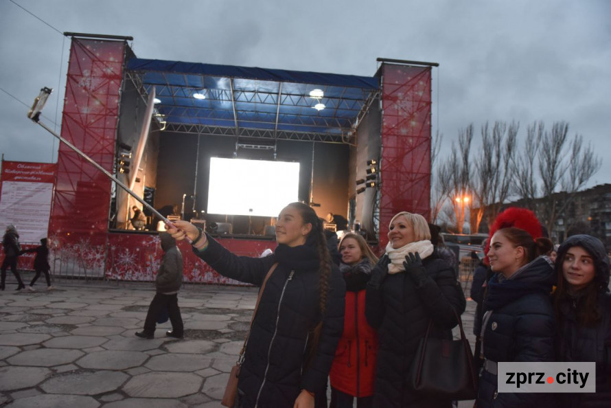 Казка мирних часів – як у Запоріжжі протягом 20 років змінювалася новорічна ялинка (фото)