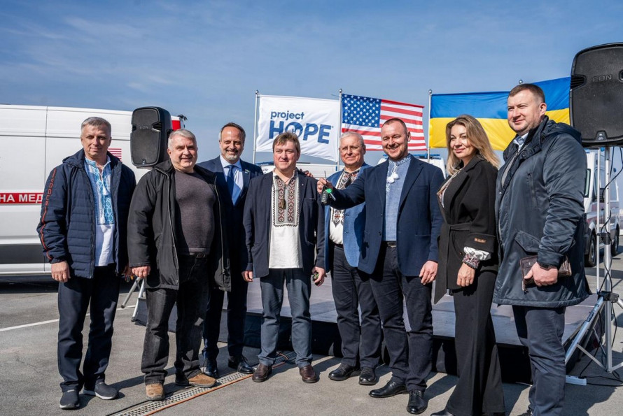 Запорізька область отримала сучасні реанімобілі для порятунку життя (фото, відео)