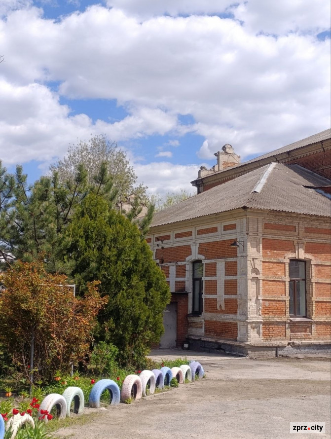 Від найстарішої школи до справжнього замку: які незвичайні менонітські будівлі можна побачити в Запоріжжі (фото)