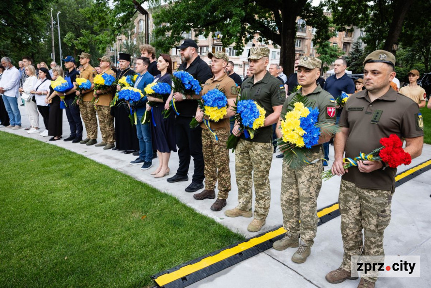 У Запоріжжі на Дереві Пам'яті додалось 80 дзвіночків з новими іменами загиблих Героїв - фото