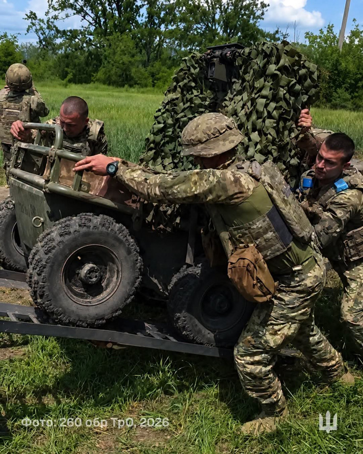 «Рота – бомбезна»: як боєць запорізької бригади «Хортиця» прикриває роботів від ворожих дронів