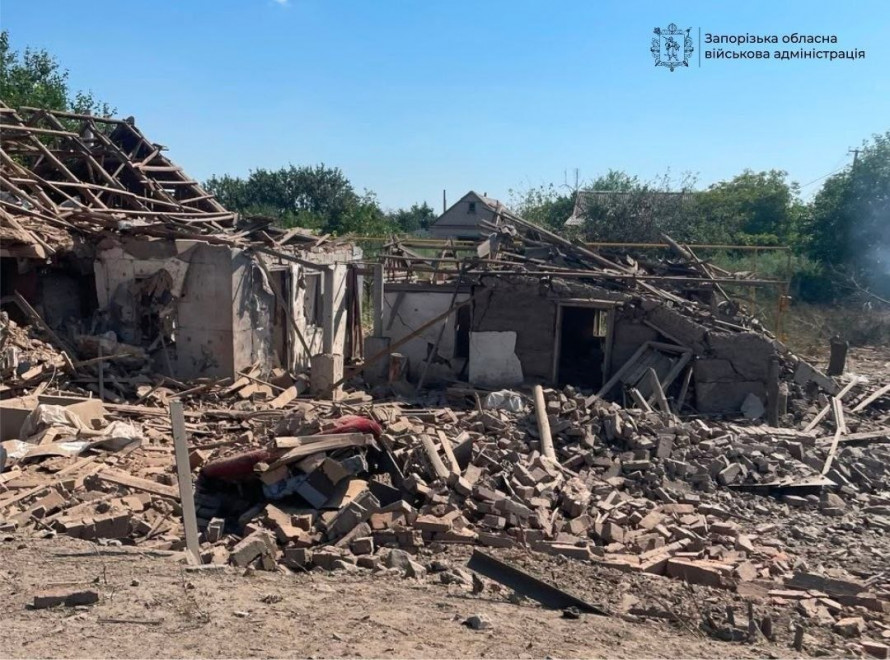 Нічна атака на Запоріжжя: у багатоповерхівці горіли квартири, є поранена (фото)